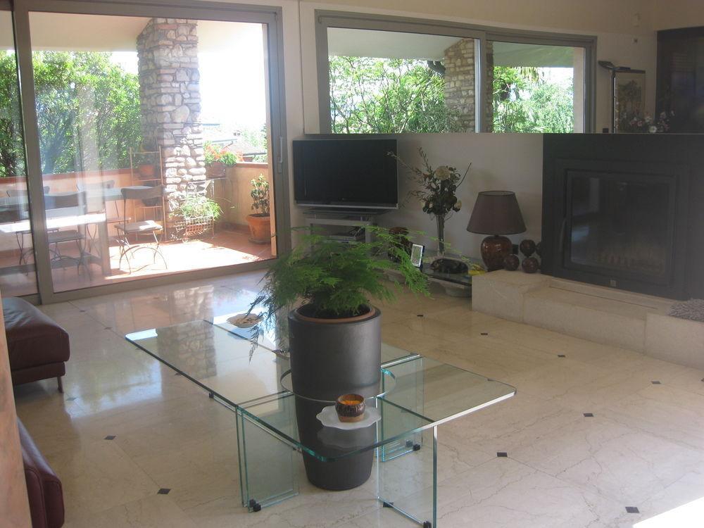 B&B Villa Adriano เดเซนซาโนเดลการ์ดา ภายนอก รูปภาพ