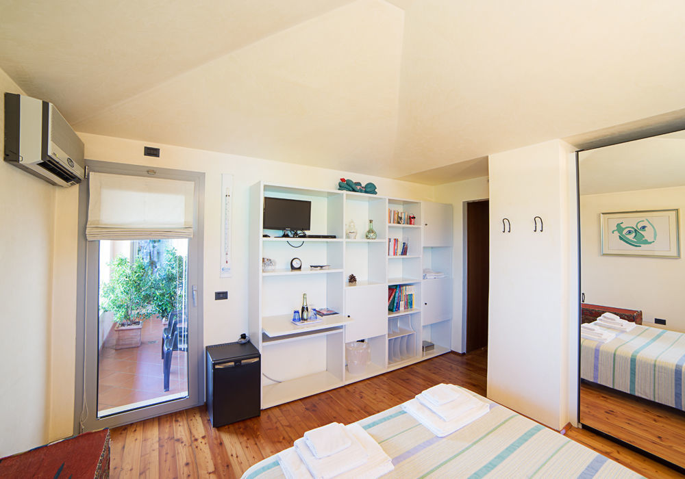 B&B Villa Adriano เดเซนซาโนเดลการ์ดา ภายนอก รูปภาพ